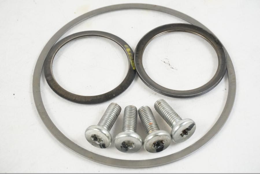 Snett nerifrån på Kopplingskorgsdrev från en BMW R 1250 GS -2021 motorcykel.