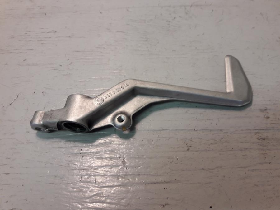 Baksidan på Bromspedal från en Ducati Panigale 959 -2017 motorcykel.