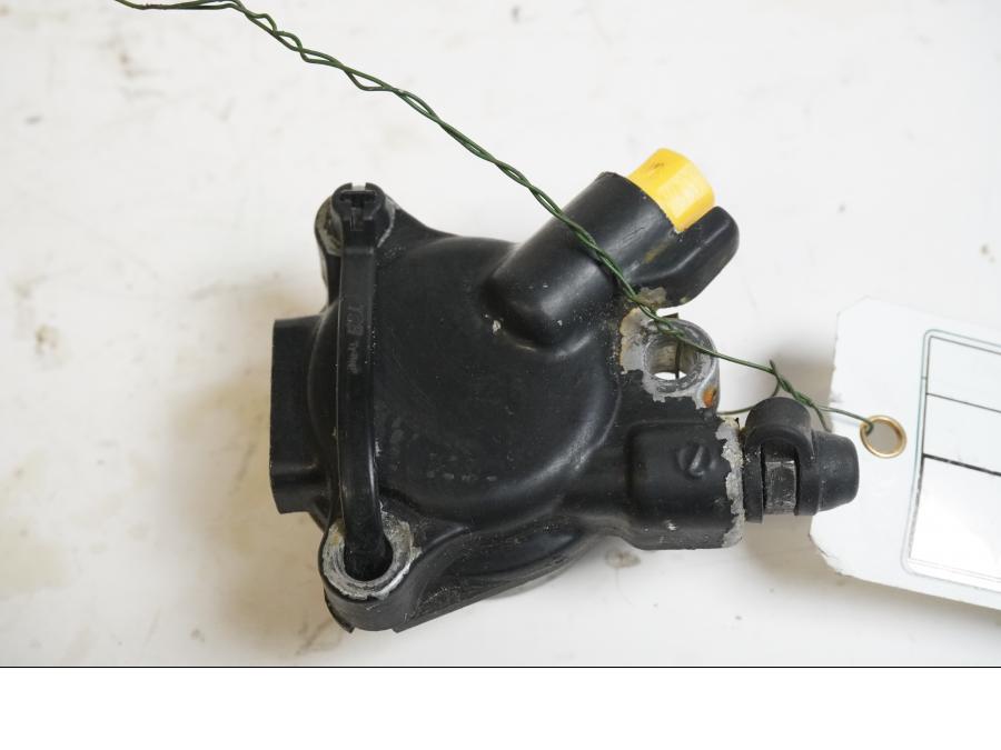 Framsidan på Kopplingslavcylinder från en Kawasaki GPZ 900 -1985 motorcykel.