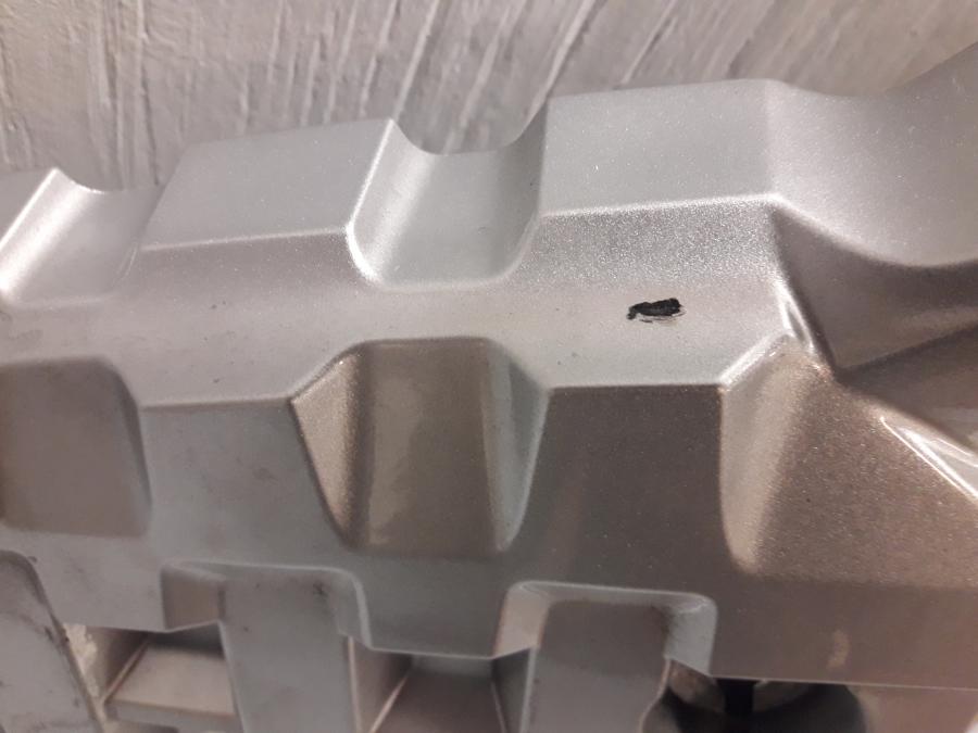 Baksidan på Pakethållare från en Suzuki DL 1000 -2018 motorcykel.