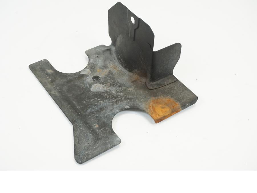 Framsidan på Värmeskydd från en Yamaha XV 750 -1998 motorcykel.