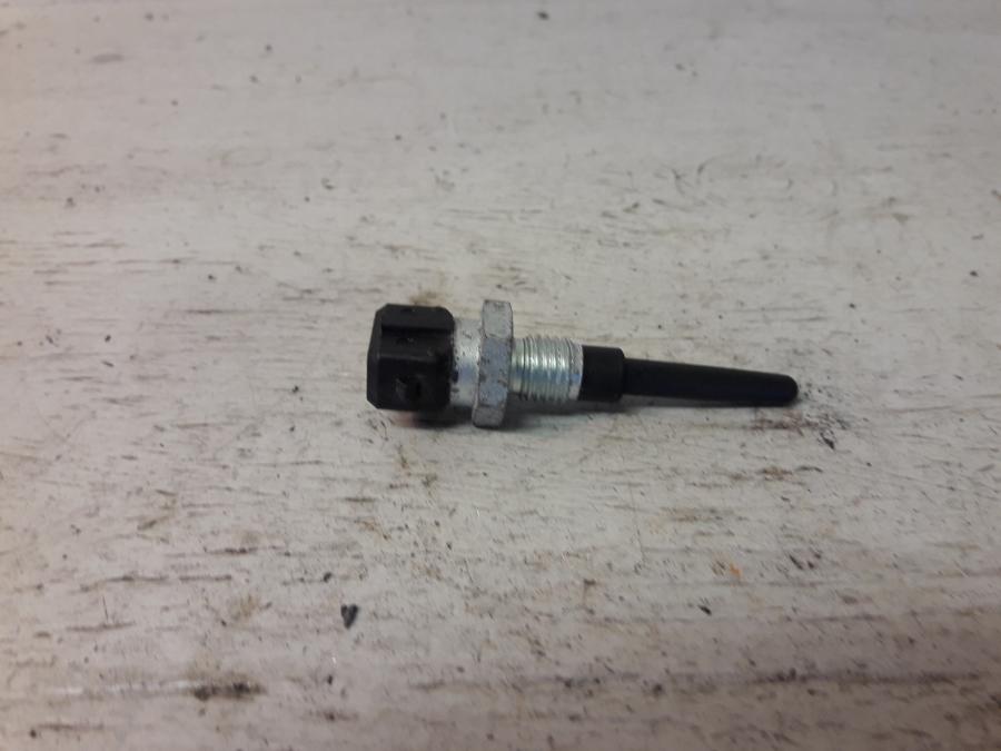 Framsidan på Luftburksensor från en BMW R 1150 R -2004 motorcykel.