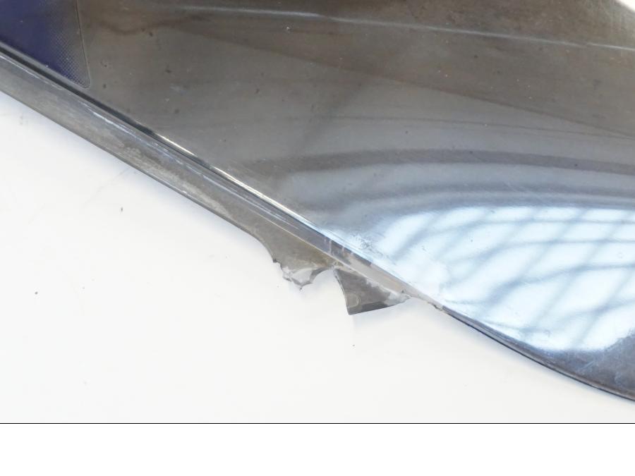 Extrabild2 på Vindruta från en Kawasaki ZR-7 -2001 motorcykel.