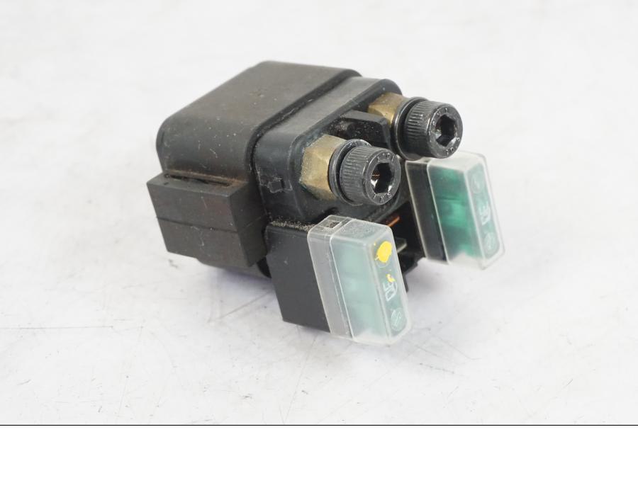 Framsidan på Startrelä från en Kawasaki ER-6N -2016 motorcykel.