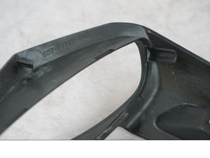 Snett nerifrån på Baklampa från en Yamaha MT 125 -2017 motorcykel.