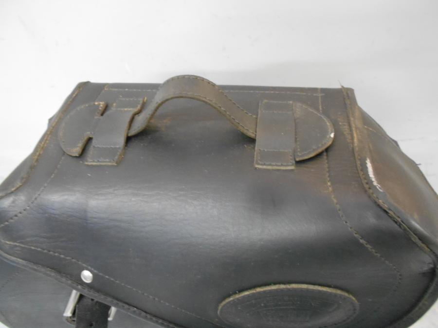 Snett uppifrån på Sidoväska från en Kawasaki VN 1600 Mean Streak -2007 motorcykel.