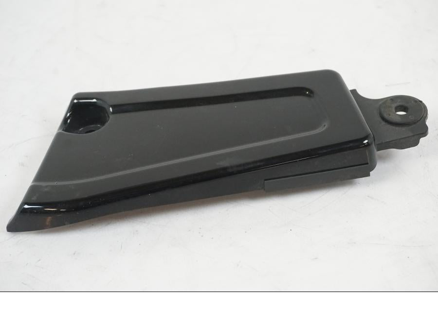 Vänster sida på Ramskydd från en Suzuki VZR 1800 -2009 motorcykel.