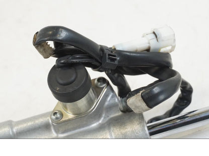 Snett uppifrån på Styrdämpare från en Yamaha YZF 1000 R1 -2009 motorcykel.