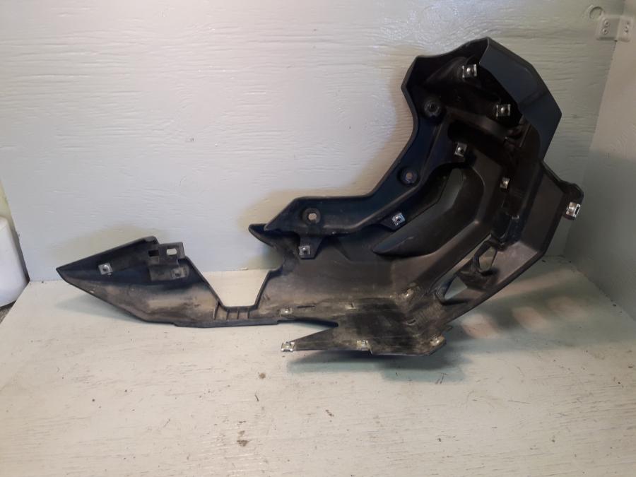 Höger sida på Magkåpa från en Yamaha MT 125 -2017 motorcykel.