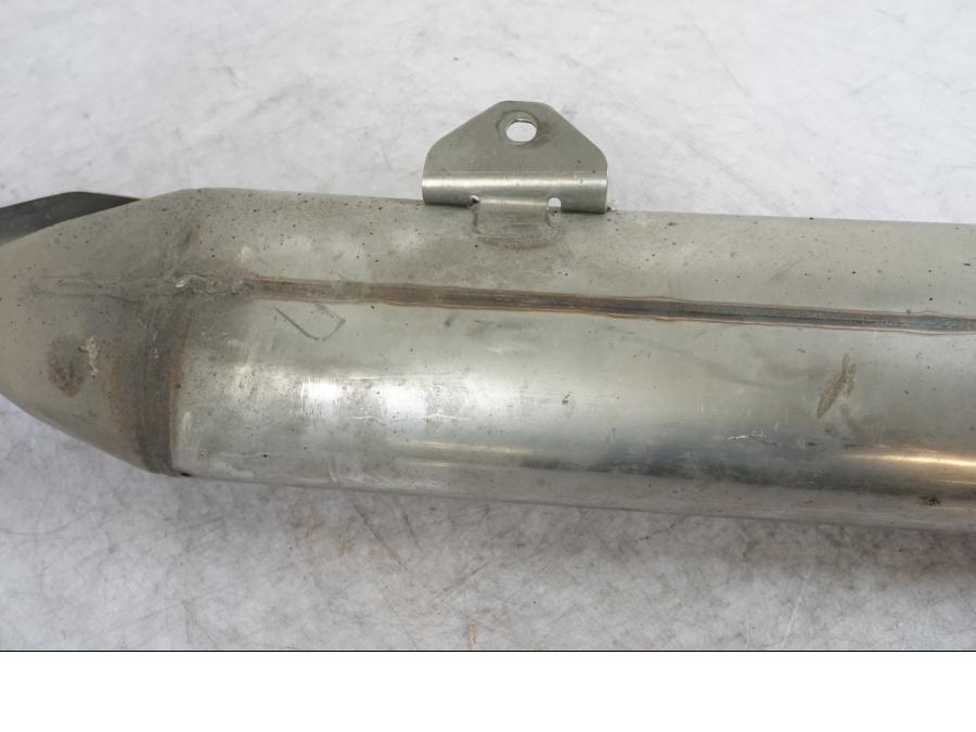 Vänster sida på Ljuddämpare från en Honda CBF 1000 -2007 motorcykel.