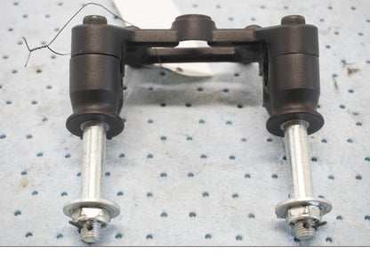 Baksidan på Styrfäste från en Kawasaki Z 900 -2019 motorcykel.