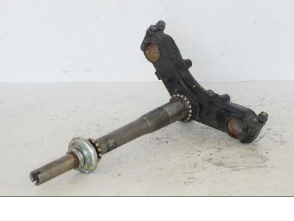 Snett uppifrån på Gaffelkrona från en Honda SH 300 A -2011 scooter.