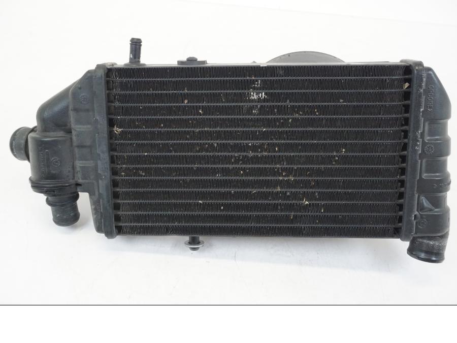 Framsidan på Vattenkyl från en BMW K 1200 LT -2004 motorcykel.