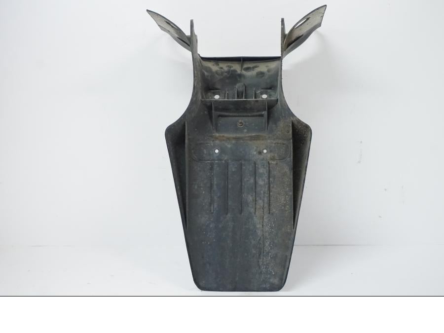 Baksidan på Bakskärm från en Honda XL 1000 V -1999 motorcykel.