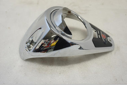 Vänster sida på Instrumentkonsoll från en Suzuki VL 800 -2004 motorcykel.