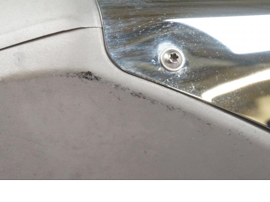 Vänster sida på Ljuddämpare från en BMW K 1600 GTL -2015 motorcykel.