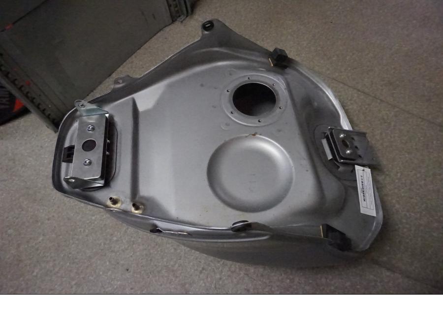 Snett uppifrån på Bensintank från en Yamaha FJR 1300 -2016 motorcykel.