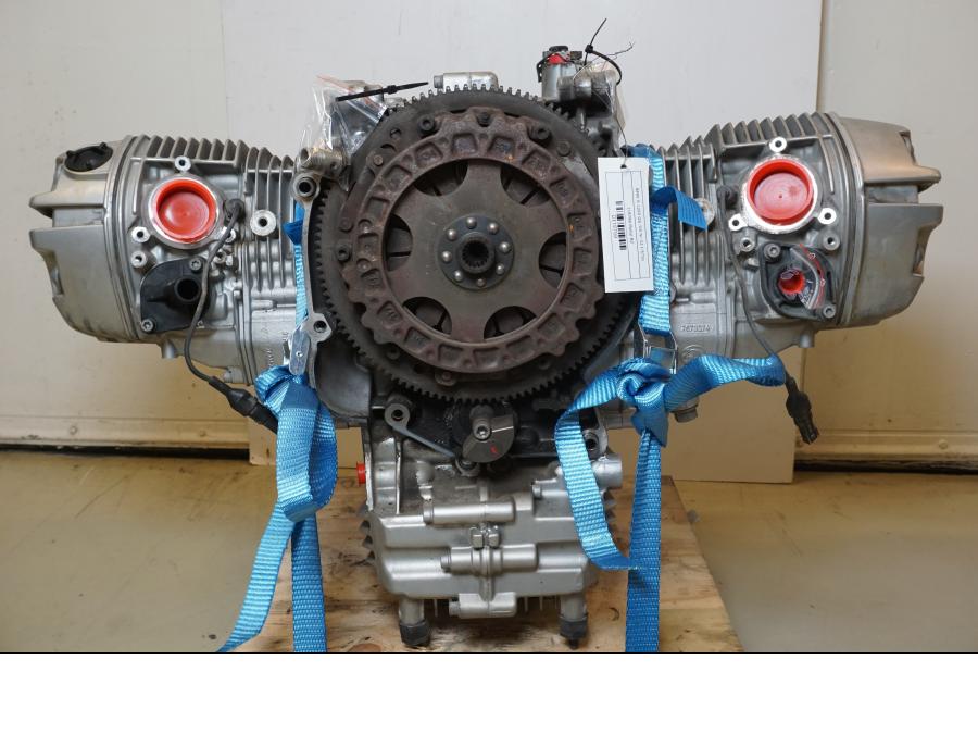 Baksidan på Motor från en BMW R 1200 GS -2005 motorcykel.