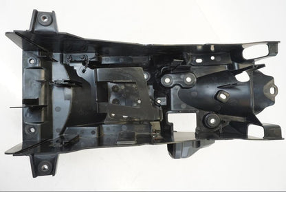 Höger sida på Batterihållare från en Yamaha MT-09 -2021 motorcykel.