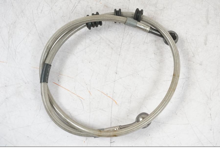 Vänster sida på Bromsledning från en Suzuki GSX 1300 RX -1999 motorcykel.