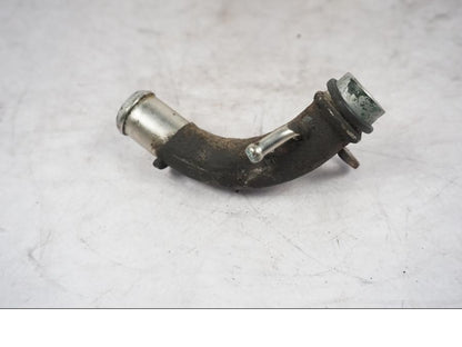 Höger sida på Vattenrör från en Triumph Tiger Explorer -2016 motorcykel.