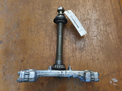 Framsidan på Gaffelkrona från en Suzuki GSF 1200 -2000 motorcykel.