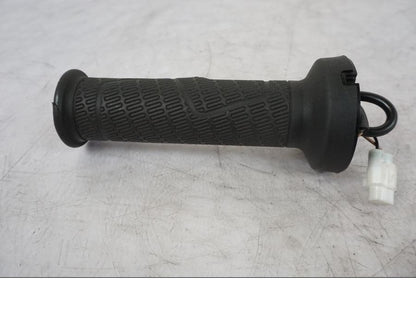 Framsidan på Värmehandtag från en KTM 1290 Super Duke R -2021 motorcykel.