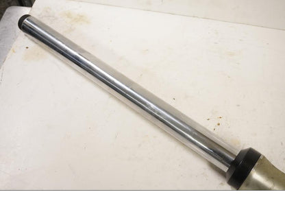 Höger sida på Gaffelben från en Suzuki GS 850 G -1982 motorcykel.