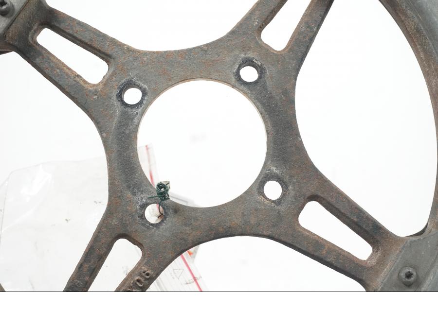 Baksidan på Remdrev från en Kawasaki Z 400 -1983 motorcykel.