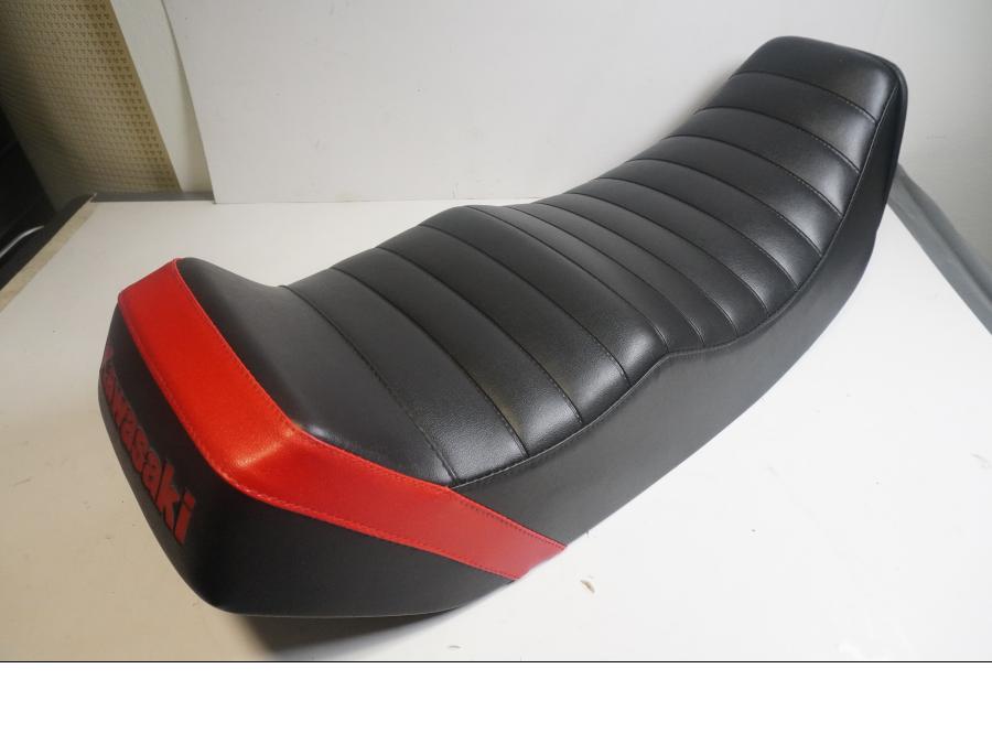 Baksidan på Sadel från en Kawasaki GPZ 1100 -1985 motorcykel.