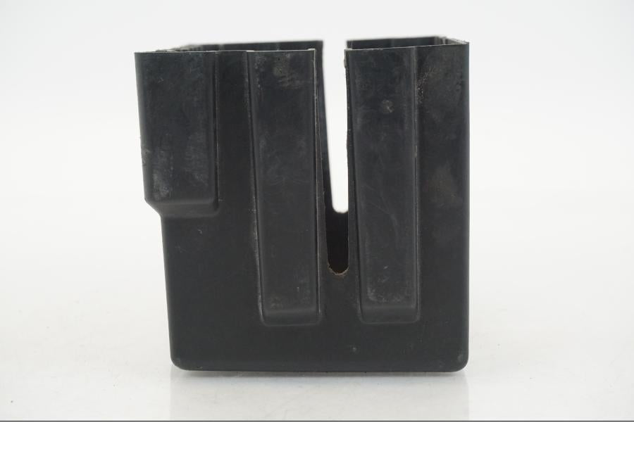 Höger sida på Batterihållare från en Honda CB 750 -2002 motorcykel.