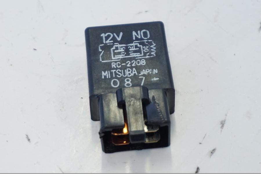 Framsidan på Relä från en Honda CBR 900 RR -2001 motorcykel.