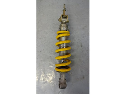 Baksidan på Stötdämpare från en Honda VTR 1000 F -1997 motorcykel.