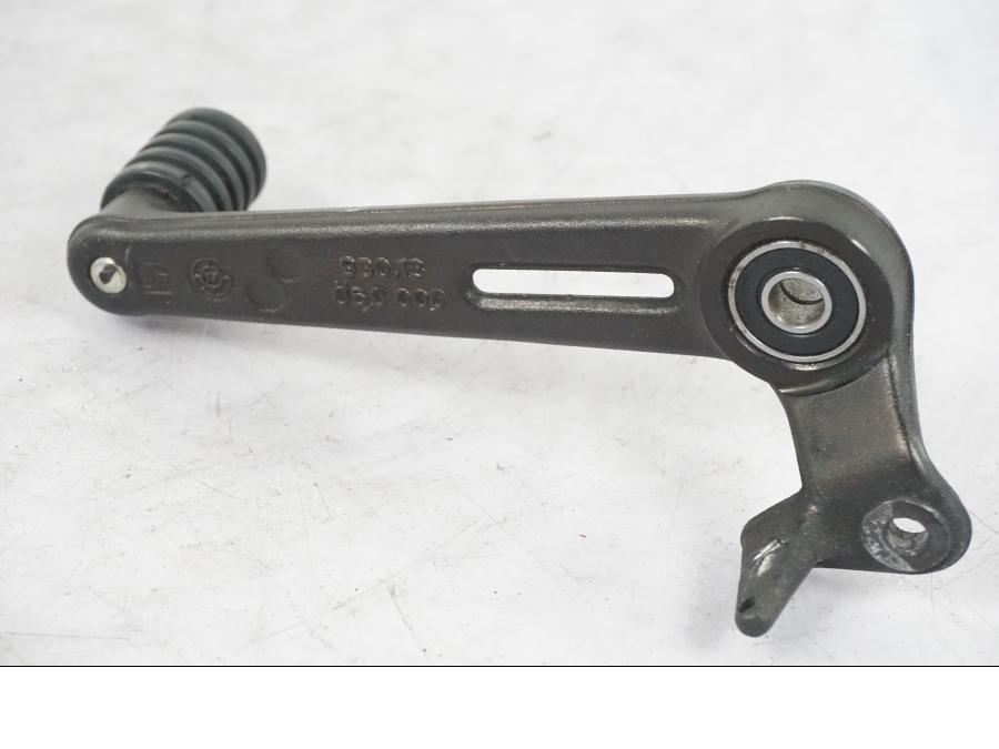 Höger sida på Bromspedal från en KTM 390 Duke -2018 motorcykel.