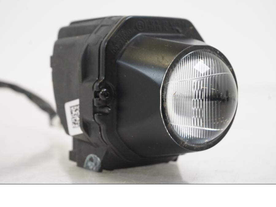 Baksidan på Strålkastare från en Yamaha YZF R7 -2022 motorcykel.