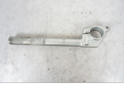 Höger sida på Styre från en Yamaha YZF-R 125 -2008 motorcykel.