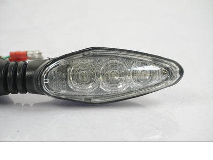 Vänster sida på Blinkers LED från en KTM 1290 Super Duke R -2015 motorcykel.