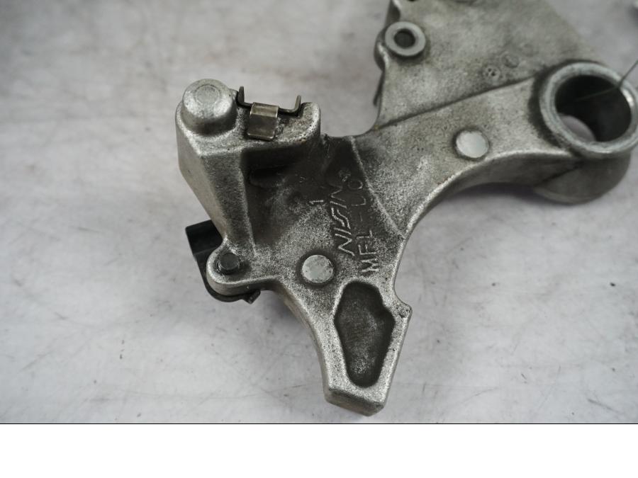 Baksidan på Bromsoksfäste från en Honda CBR 1000 RR -2009 motorcykel.