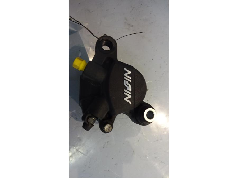 Framsidan på Bromsok från en Honda NC 750 S -2017 motorcykel.