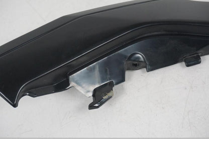 Snett nerifrån på Sidopanel från en Kawasaki ER-6F -2016 motorcykel.