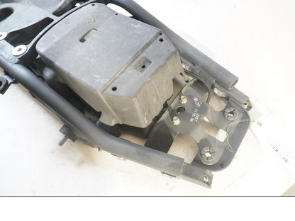 Höger sida på Bakram från en Triumph Street Triple R -2009 motorcykel.