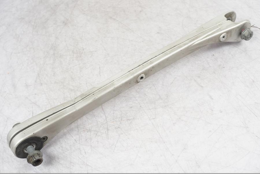 Framsidan på Parallellstag från en BMW R 1200 GS -2005 motorcykel.