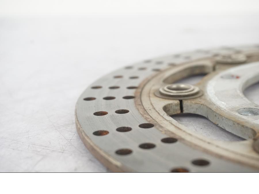 Vänster sida på Bromsskiva från en Kawasaki VN 1500 -1997 motorcykel.