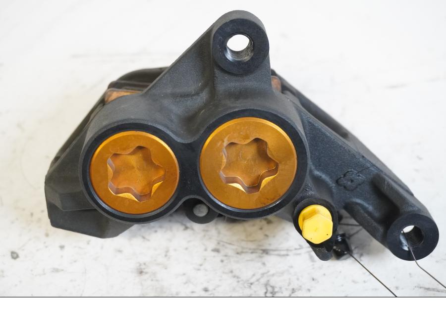 Framsidan på Bromsok från en Yamaha FZ-8 -2011 motorcykel.