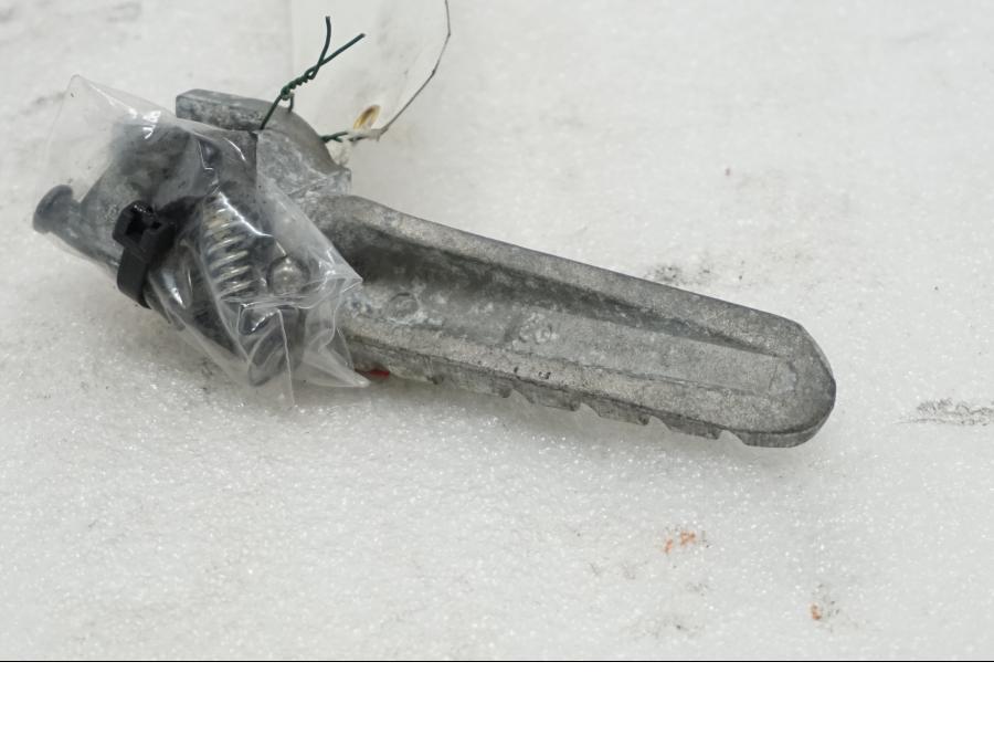 Baksidan på Fotpinne från en Ducati Monster 696 -2010 motorcykel.