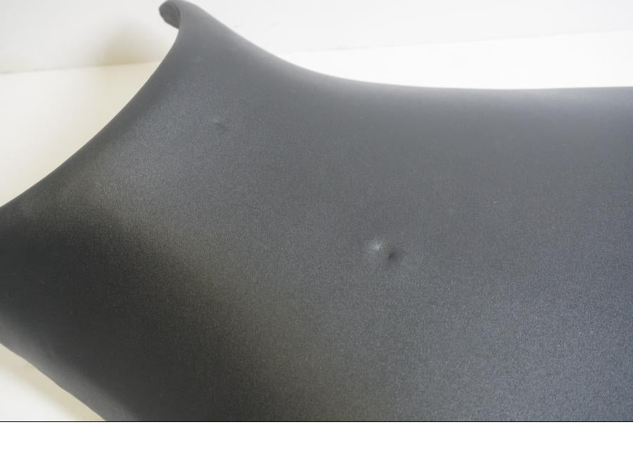 Baksidan på Sadel från en Yamaha YZF 1000 R1 -2003 motorcykel.