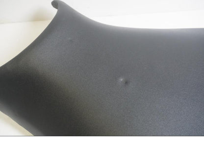 Baksidan på Sadel från en Yamaha YZF 1000 R1 -2003 motorcykel.