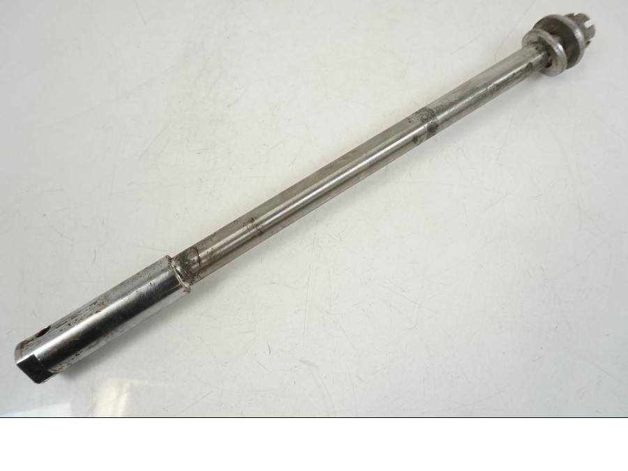 Snett uppifrån på Axel från en Yamaha XV 1100 -1993 motorcykel.