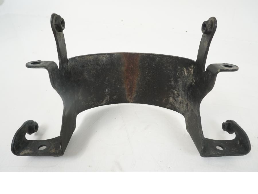 Höger sida på Framskärmsstag från en Honda XL 1000 V -2008 motorcykel.