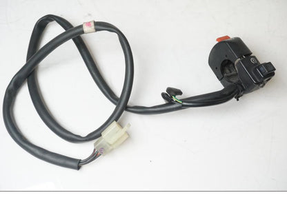 Framsidan på Styrelreglage från en Honda XL 650 V -2000 motorcykel.